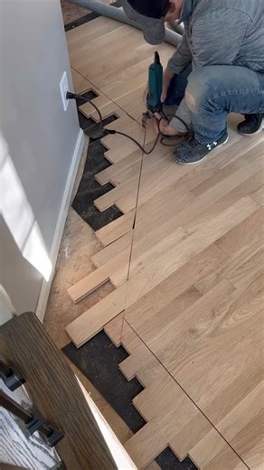 2.2M views · 12K reactions | Flooring Tricks and Tips 欄 #thankforwatching #flooring #flooringideas #flooringtips #installation #diy #homedecor #tricksandtips #woodenfloor #woodflooring #wooddecor #wooddesign #wooddecoration #woodworking #fyp #asmr #reelsvideos #reelsfbシ See less | Artem Tepler | Facebook