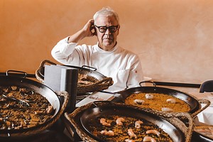 Cuál es la medida perfecta de arroz para hacer una paella, según el maestro arrocero José Luis Berlanga