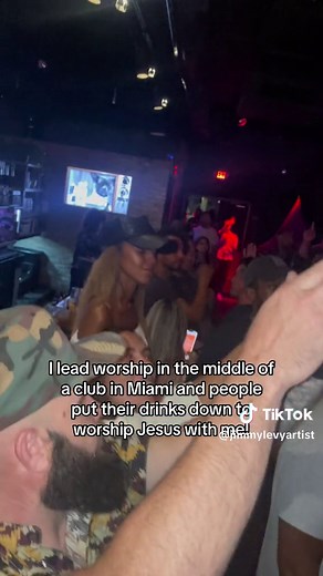 CHAINS WERE BREAKING IN MIAMI!!! HALLELUYAH 🥹✝️🔥 #christiantiktok #Jesus #God #club #miami #worshipmusic #worship #fyp