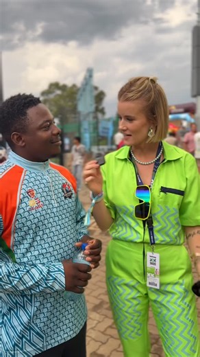 Shaina-Rae ☀️ | Rain delay? No stress. Spirits are high and the crowd still reckons a clean one-handed grab is on 🖐🏼 Delayed by rain, not by belief ☔️ | Instagram