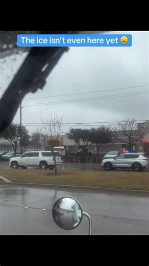 Lancaster and Pleasant run rd 😳 #DFw #Texas #News | texas weather