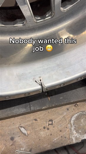 Expert Wheel Repair Services for Cracked Truck Wheels