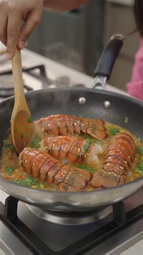 🦞 Easy Lobster Recipe in 1 Minute | Seafood Lovers Must Watch! #Shorts