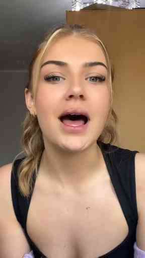 Found the Perfect App for Meeting New People! 😎📱