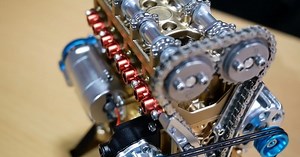 組み立て式 直列4気筒エンジン模型