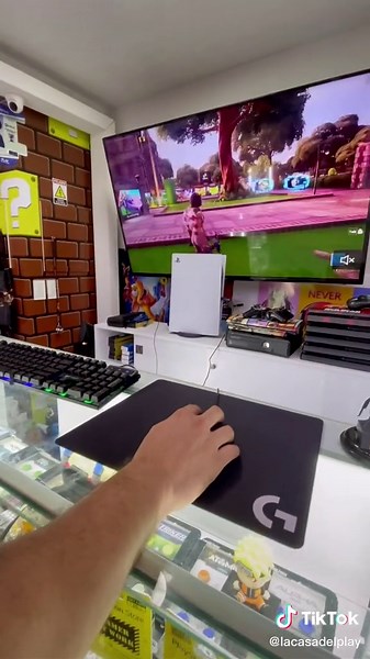 Logitech G Mouse and Keyboard Tips for PS5 Gamers