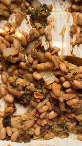 Baked cabbage that's actually delicious - this warm salad with beans and tomato dressing is the cozy fall side dish you didn't know you needed 🥬 Drop RECIPE below for the full recipe 👇 https://www.foodbymaria.com/baked-cabbage/ #BakedCabbage #FallSalad #ComfortFood | Foodbymaria