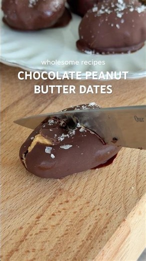 Chocolate Peanut Butter Dates 🍫🥜 recipe in description 🥰 #summerdessert #nobakedessert