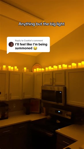 Replying to @Cookie Summoned to come vibe. Hopefully this answers everyone’s questions ⬇️ Details …It comes with multiple remotes but you can control them all with 1 . There’s a flickering setting & a light setting Dimmable 2h & 4h timers #homevibes