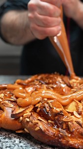 Bolo Rei é bom, mas o Bolo Rei de maçã tem fãs muito fiéis 👑🤎 | Casa do Folar Limiano