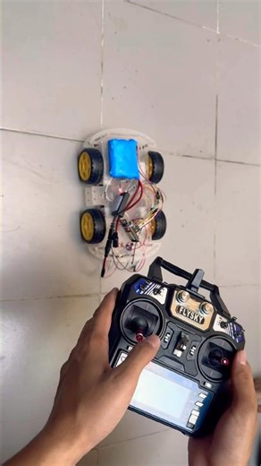 Building a Hybrid Drone-Rover with Remote Control #electronics #build #rccar