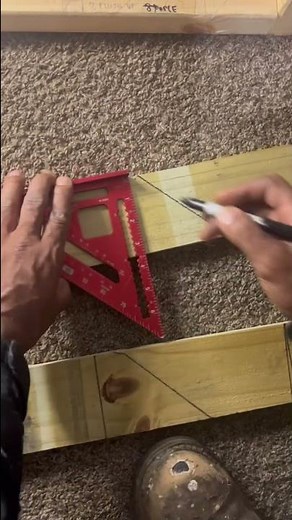 7 Ways to use A Speed Square #speedsquare #carpentry #tips #tricks #wood #saw #howto