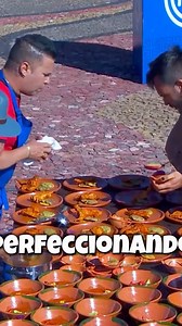 El equipo rojo en caos mientras el azul trabaja en calma 🗣️💆‍♀️ #mastercheflatinos Mira el episodio completo y suscríbete a nuestro canal de YouTube: 🔗📺 https://youtube.com/@mastercheflatinos?si=4Vlx7yBzOThzBYa0 #chefbenito #chefbenitomolina #chefherrera #chefclaudiasandoval #masterchef #mastercheflatinos #MasterChefLatino | MasterChef Latinos