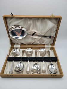 An Elegant Vintage Silver-plated Spoon Set Presented in Its Original Case - Etsy Australia
