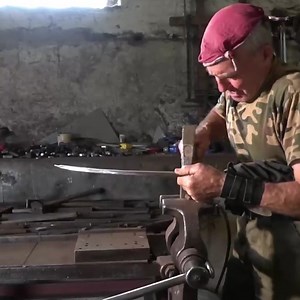 173K views · 2K reactions | Jak się klepie kosę? Poradnik jak dobrze...