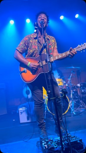 This is “be my own man” live in Chicago! Do you vibe with it? LMK in the comments 👇🏾 #soulmusic #divebarsoul #retrosoul #bluesmusic #musicreels | Phillip Michael Scales