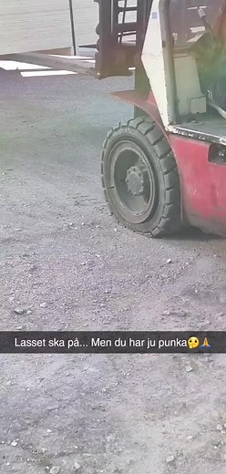 Damaged Forklift Close-Up: Wheel Inspection Tips