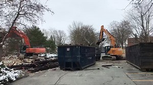 La démolition de la piscine Miner est en cours. | GranbyExpress.com