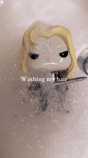 I saw this trend so I had to do it with Alucard #castlevania #castlevanianetflix #castlevanianocturne #castlevaniaalucard #alucardtepes #lyudmil #alucardxlyudmil #alydumil