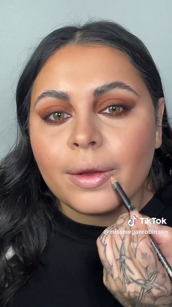 Mac Pro Makeup Tutorial: Highlighting and Bronzing Techniques