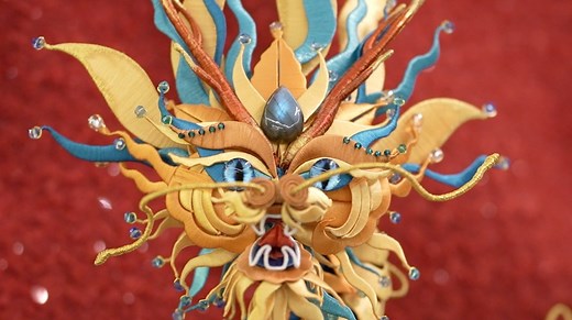 The art of "chan hua," or making silk-wrapped flowers, is widely recognized as "three-dimensional embroidery" or "thread art sculpture." Making silk-wrapped flowers is a traditional folk craft and one of China's national intangible cultural heritages. It draws upon the essence of many kinds of fine art, encompassing paper cutting, cloisonne, weaving, sculpture and more. 2024 is the Year of the Dragon. Caroline Wu caught up with a "chan hua" artist to learn about her passion and to see how a silk