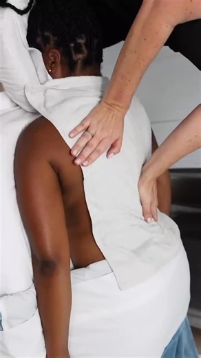 Closing the session with a hot damp towel slow compression = 🔥💆‍♀️ The warmth soothes the nervous system, eases any remaining tension, and seals in all the work we just did. Those rhythmic “catwalk” steps send the body off relaxed, grounded, and fully reset. #healinghandsmiami #selfcare #massagetherapy #hottowel #massage | Healing Hands