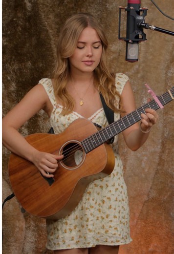 Sabrina Carpenter Fans Unite: Emily Linge's Tribute