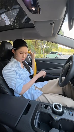 She Tried Driving a Chinese Car... But Nothing Was Normal