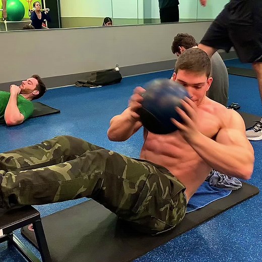 Abdominal Workout Russian Twist • place your feet on an elevated surface & hold a medicine ball in front of of your chest. Lean back & bring the ball to one side of the floor, then bring it to the other side. Rotate from one side to the other while breathing in & out. #abs #workout #fitness #motivation #lifestyle #gym #followme #training #exercise #goals #muscle #personaltrainer #coach #nyc