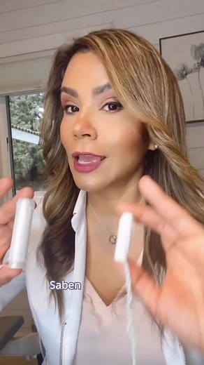 3 Consejos súper importantes que TODAS las mujeres debemos saber en el momento de usar tampones: 1. Lávate las manos antes y después de usar el tampón, esto ayuda a disminuir el riesgo de infecciones 2 . Cambia el tampón cada 4 a 8 horas incluso para mi no deberíamos pasar mas de 4 horas con el mismo tampón. 3. Usalo solo cuando tengas tu #menstruación y siempre el de menos absorción. Dra. Naty ¿pero por que es importante seguir estos consejos? Sencillo por que esto nos ayuda a disminuir el #sin