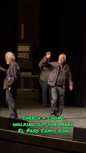 Cheech and Chong walking out for their panel at the El Paso Comic Con #cheechmarin #tommychong