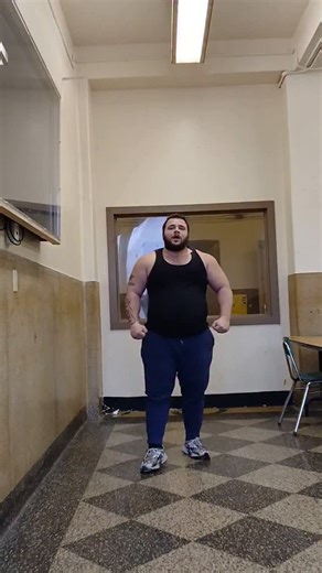 k1ng.carlson___ on Instagram: "The pump and feeling at 305 to 310 after doing 100 pushups in a row all the way down and up"