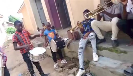 Let’s all say a big PTB hello to some great young people in Uganda, East Africa! Tenywa Richard has kindly sent us this film of the talented youngsters in Kyotera Brass Band Community Youth. Tenywa says that their members love to watch our films and are amazed. I’m delighted that he sent this for us all to see. It’s such a joy to watch their energy, concentration and happiness. Thanks Tenywa, this is superb and we send lots of best wishes to Kyotera Brass Band community Youth 👋👋👏👏 | Porthlev