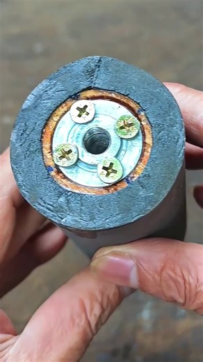 DIY sanding drum from scrap wood and expansion bolts #DIY #for #hardware #tools #tips