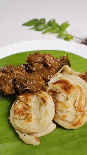 Coin Parotta with Chicken fry🤤 ASMR Would you like to eat this? The recipe is mentioned in the comment section👇 #parotta #chicken #asmr | Crispy Hut