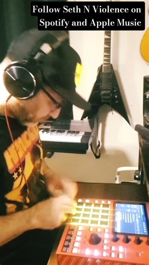 Jammin "Lo Que Pasó, Pasó" by Daddy Yankee on the Akai MPC One+ #fingerdrumming #mpc #mpcone #akai