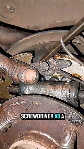 tips for installing brake springs #tricks #ideas #howtomechanic #tecnical