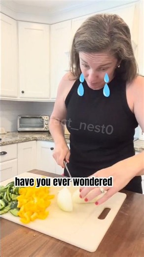 Here is why you cry when cutting onions 🧅 😭 #onions