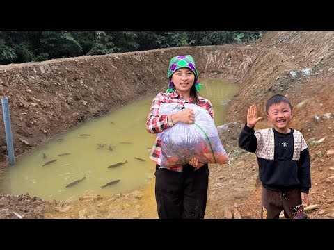 After many days of hard work, Linda finally released her first fish into her pond – a hopeful start.