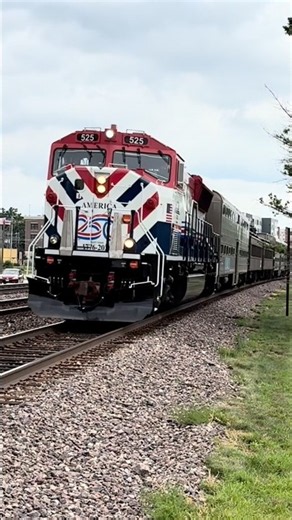 Metra 525 leading an equipment move to the Illinois Railway Museum
