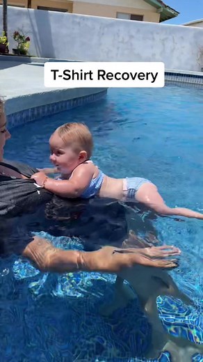 Teaching your baby T-shirt recovery helps them learn how to float without the use of a floatation device while teaching safety and independence 😊 This was from a lesson with @meganbcall and baby Kena! ❤️ #momsoftiktok #infantswimming #swimminglessons