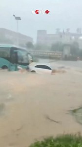 2.2K views · 103 reactions | Courageous Bystanders Rescue Three from Flooded Car in Guangxi #FlashFlood #Rescue #Guangxi | CCTV+ | Facebook