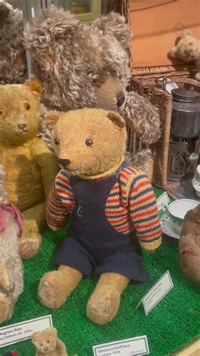 📚 On This Day: The Origin of the Teddy Bear (1902) On November 16, 1902, The Washington Post published a political cartoon by Clifford Berryman that would unintentionally spark the creation of one of the world’s most iconic toys: the teddy bear. The cartoon was inspired by an incident during President Theodore Roosevelt’s bear-hunting trip in Mississippi. After an hour-long chase, Roosevelt’s guides captured and tied an American black bear to a tree, urging him to shoot it. Roosevelt refused, c