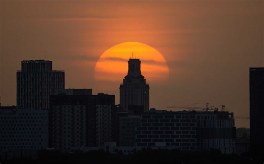 Is it illegal to drive barefoot in Texas? What the law says before you ditch the shoes