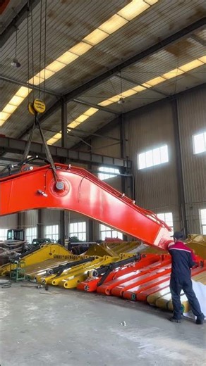 Yoohoo excavators are assembling their booms.WhatsApp：+86 15098587339#machine #excavator #crawler