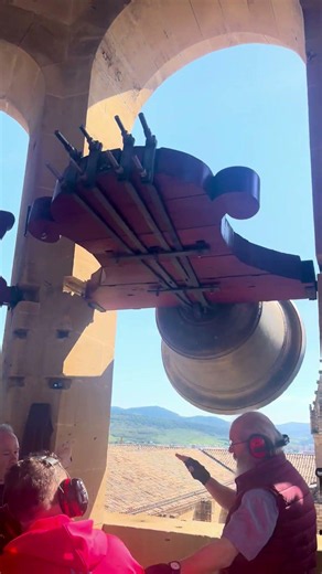 Bandeo de campanas | Catedral de Pamplona #navarra #travel #bells #turismo