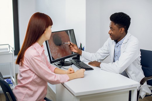 Anal Fissure vs. Fistula: What Are the Differences?