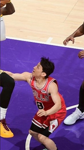 NBA日本人対決！八村塁 vs 河村勇輝 初マッチアップの瞬間 🏀#NBA#八村塁#河村勇輝#日本人対決#NBAハイライト#バスケットボール#レイカーズ#ブルズ