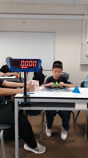 #speedcubing #pucp pyraminx cubo rubik