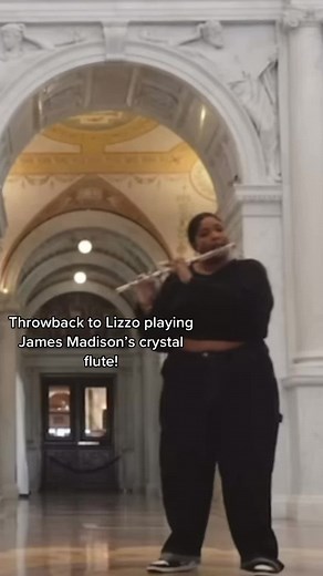 Lizzo's Iconic Crystal Flute Performance